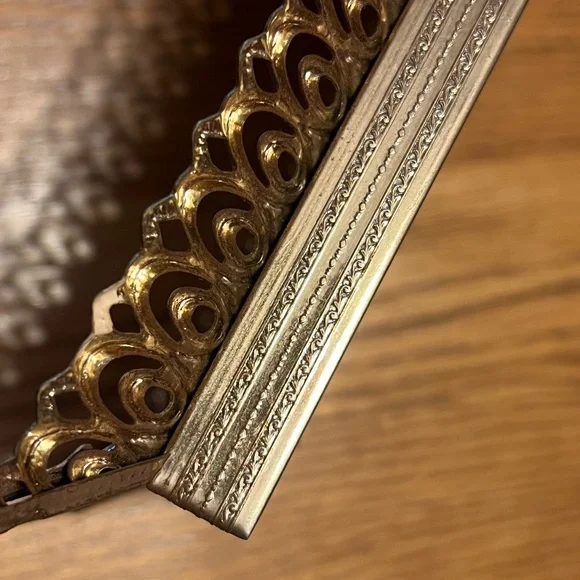 Vintage Goldtone Metal Photo Frame Duo ๐ - Picture 14 of 16